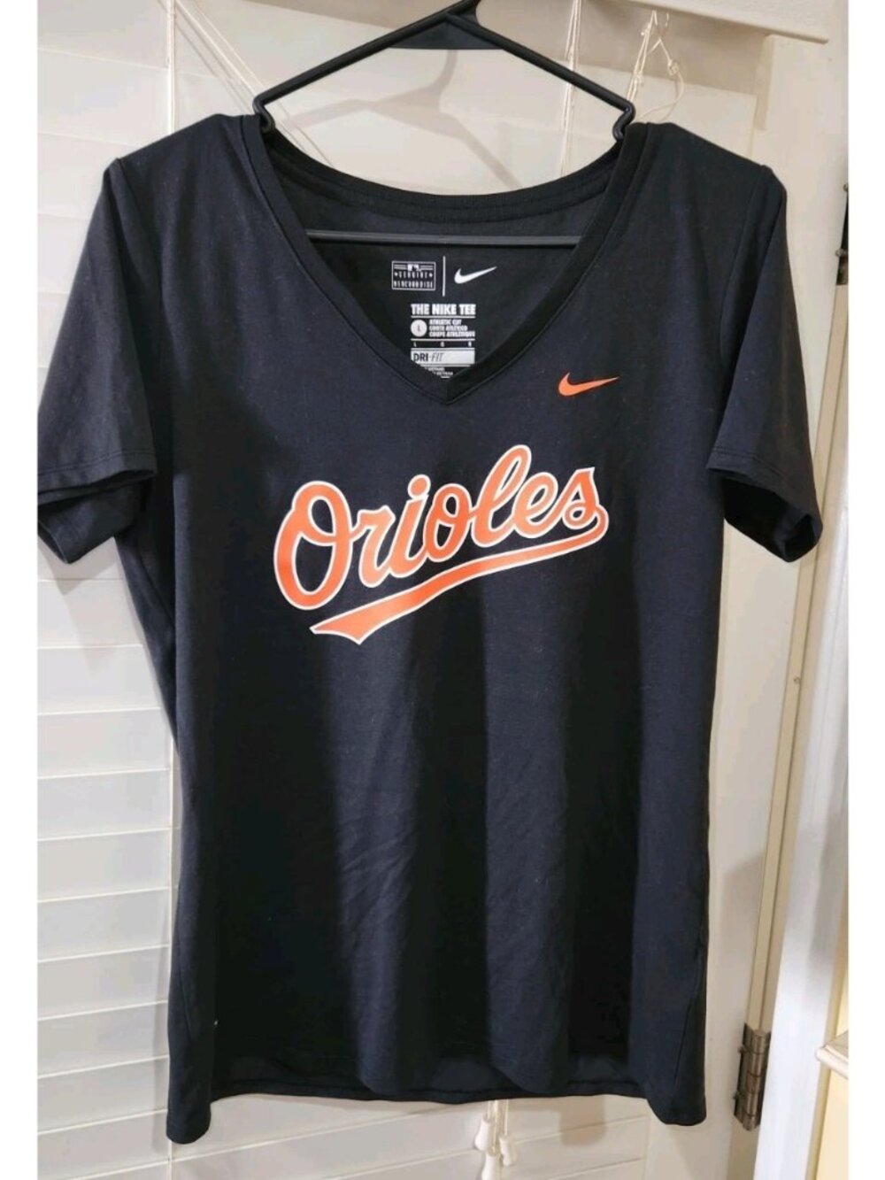 Nike MLB Baltimore Orioles Womens v neck black tee shirt LARGE
